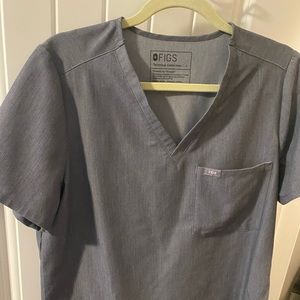 Heathered grey women’s figs scrub set